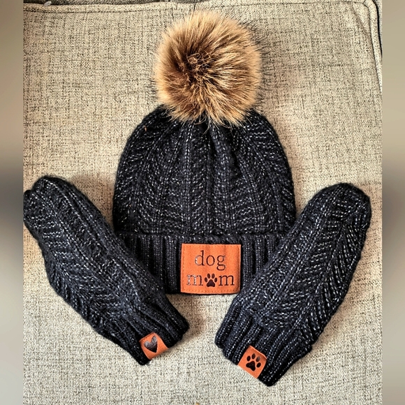 David and Young Blk/GR Dog Mom Beanie Hat with Fur Pom with Matching Gloves - Picture 1 of 8